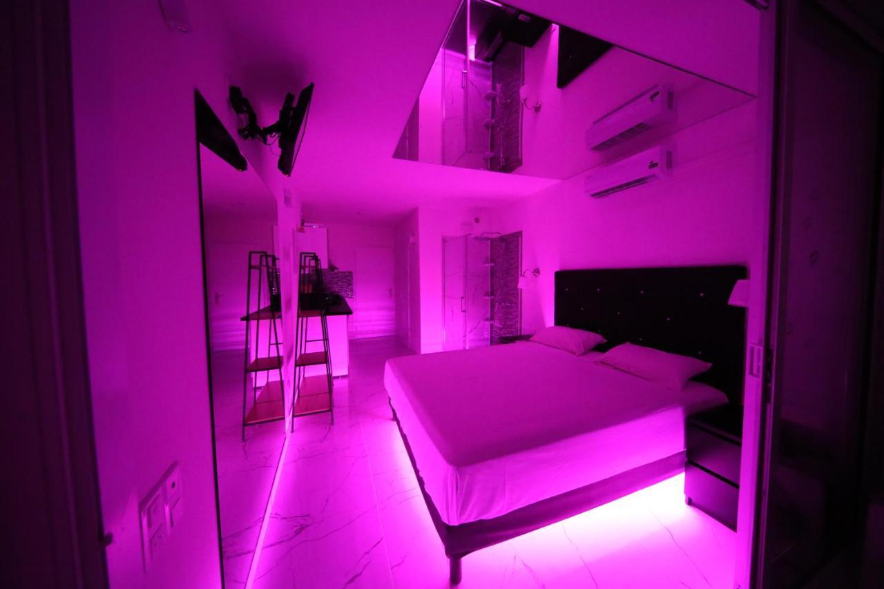 Apartment Indecent *